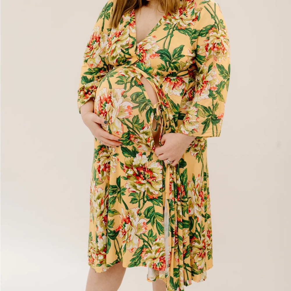 Floral Maternity Robe - Picture 2 of 11